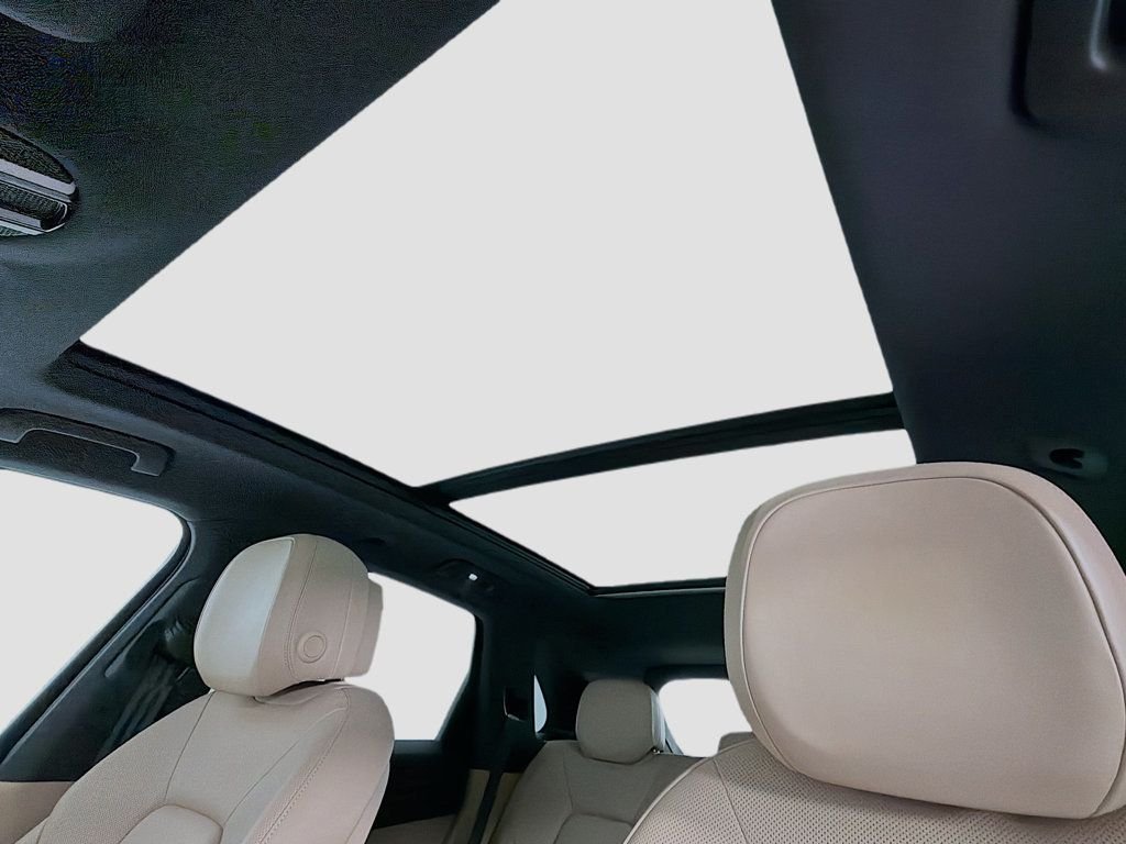 Certified Used 2019 Black Porsche  image 22