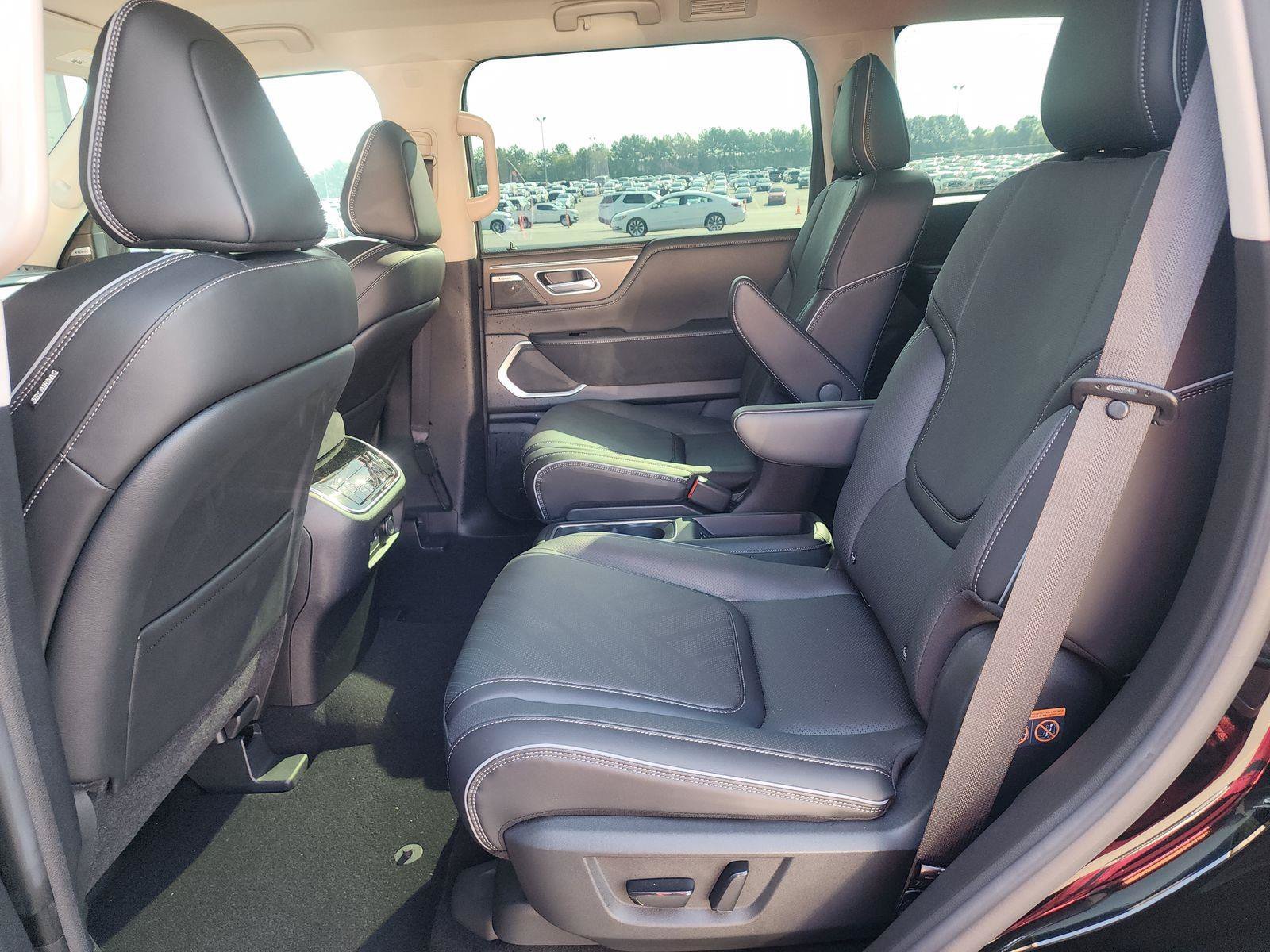 Certified Used 2025 Black INFINITI LUXE image 5