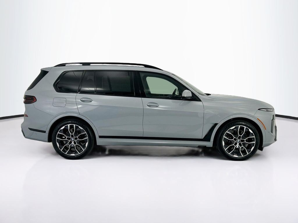 New 2027 Gray Metallic BMW xDrive40i image 4