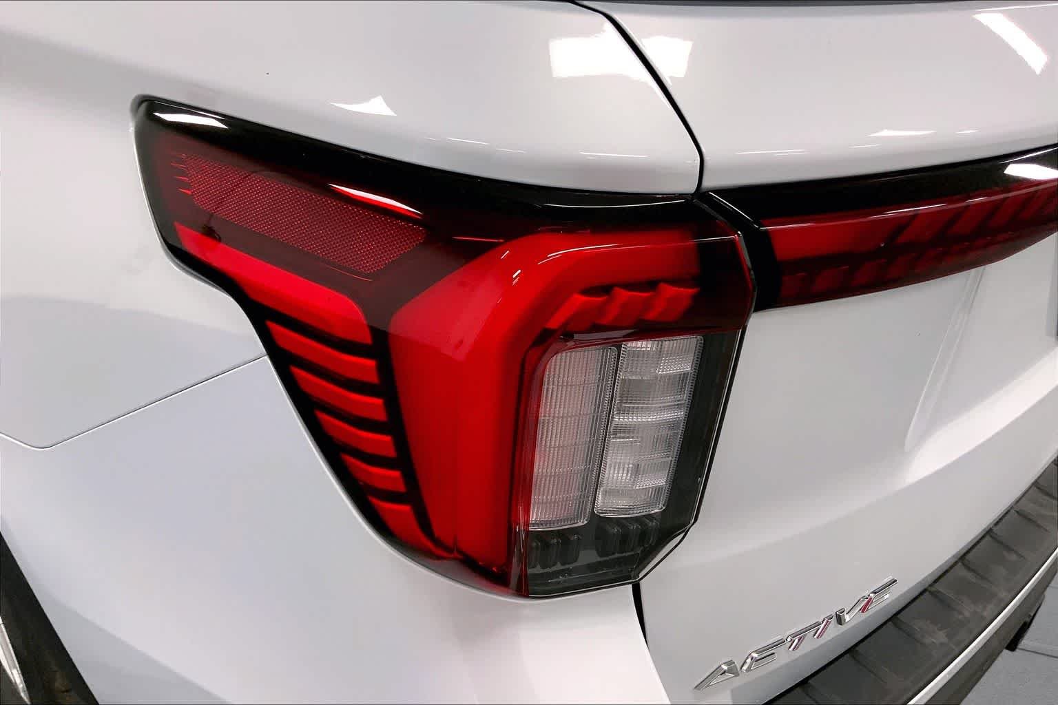 2026 Ford Explorer Active - Photo 14