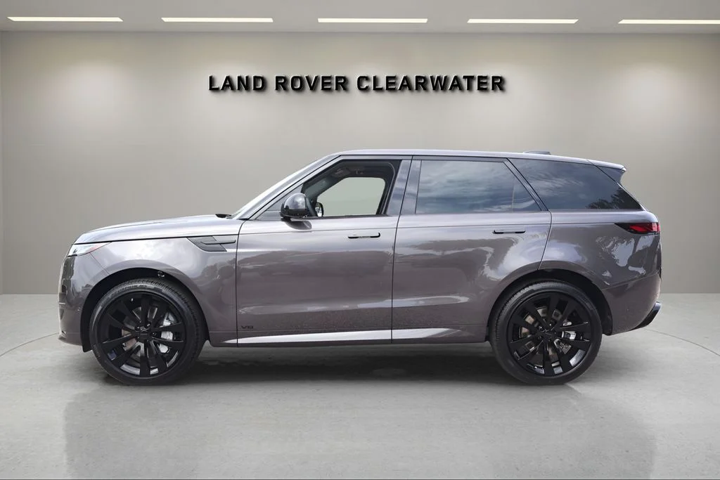 New 2026 Charente Grey Land Rover Dynamic SE image 2