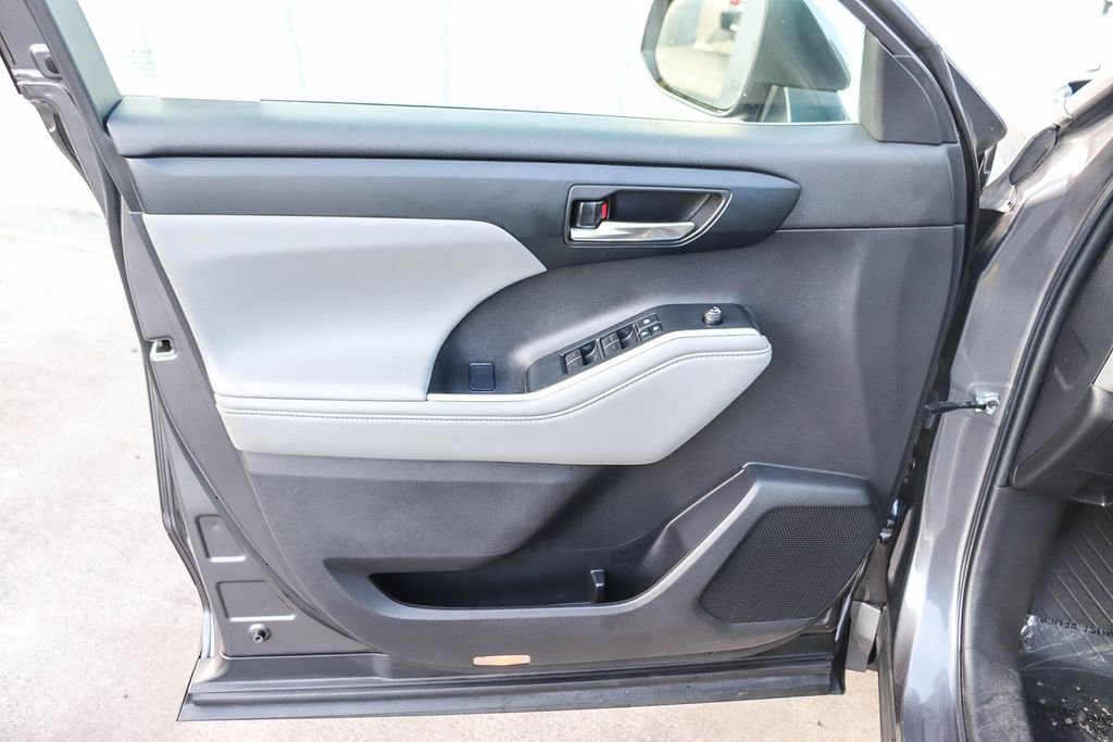 Used 2022 Magnetic Gray Metallic Toyota XLE image 25