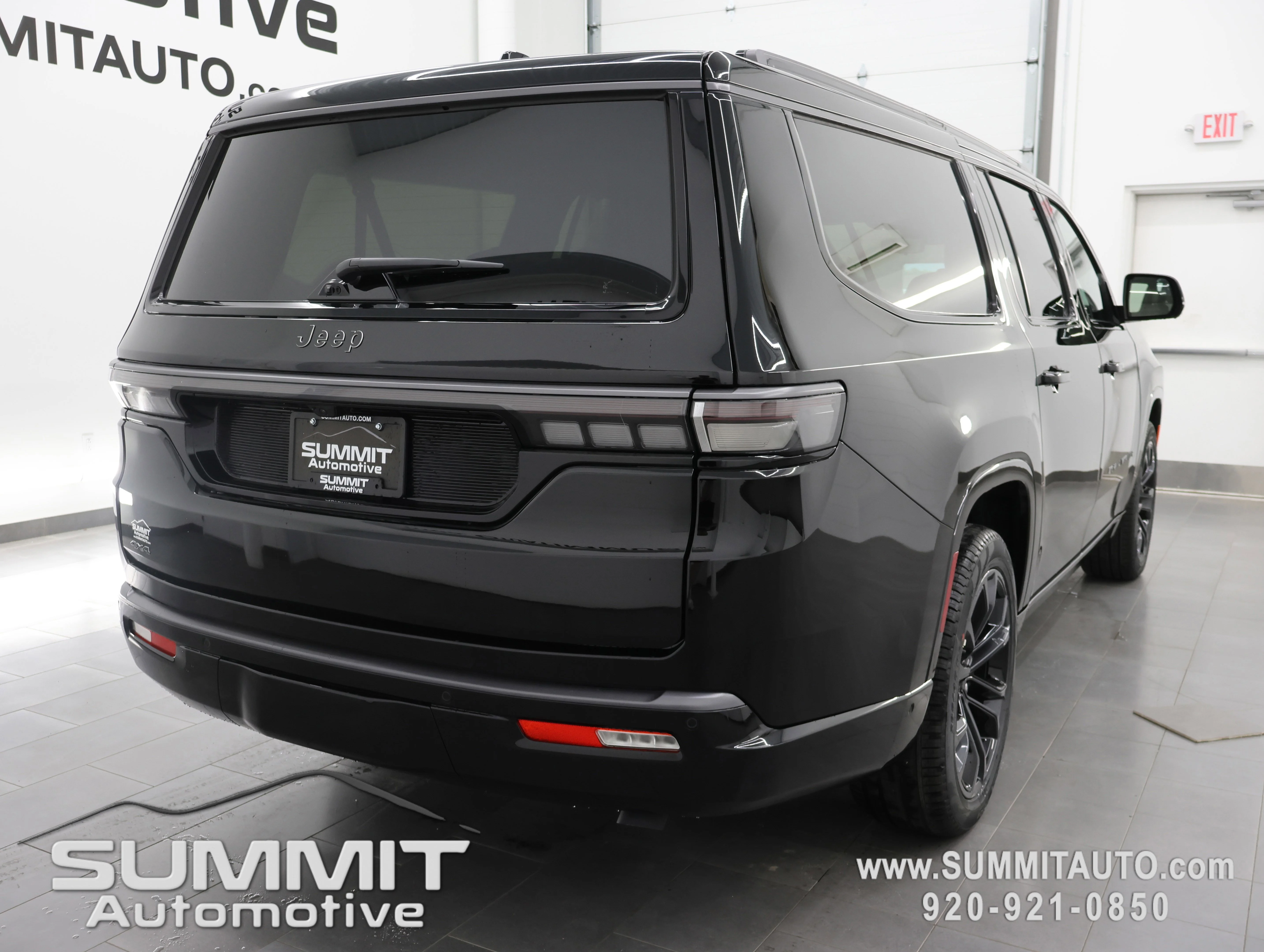 New 2026 High Gloss Black Exterior Paint Jeep Summit Obsidian image 4