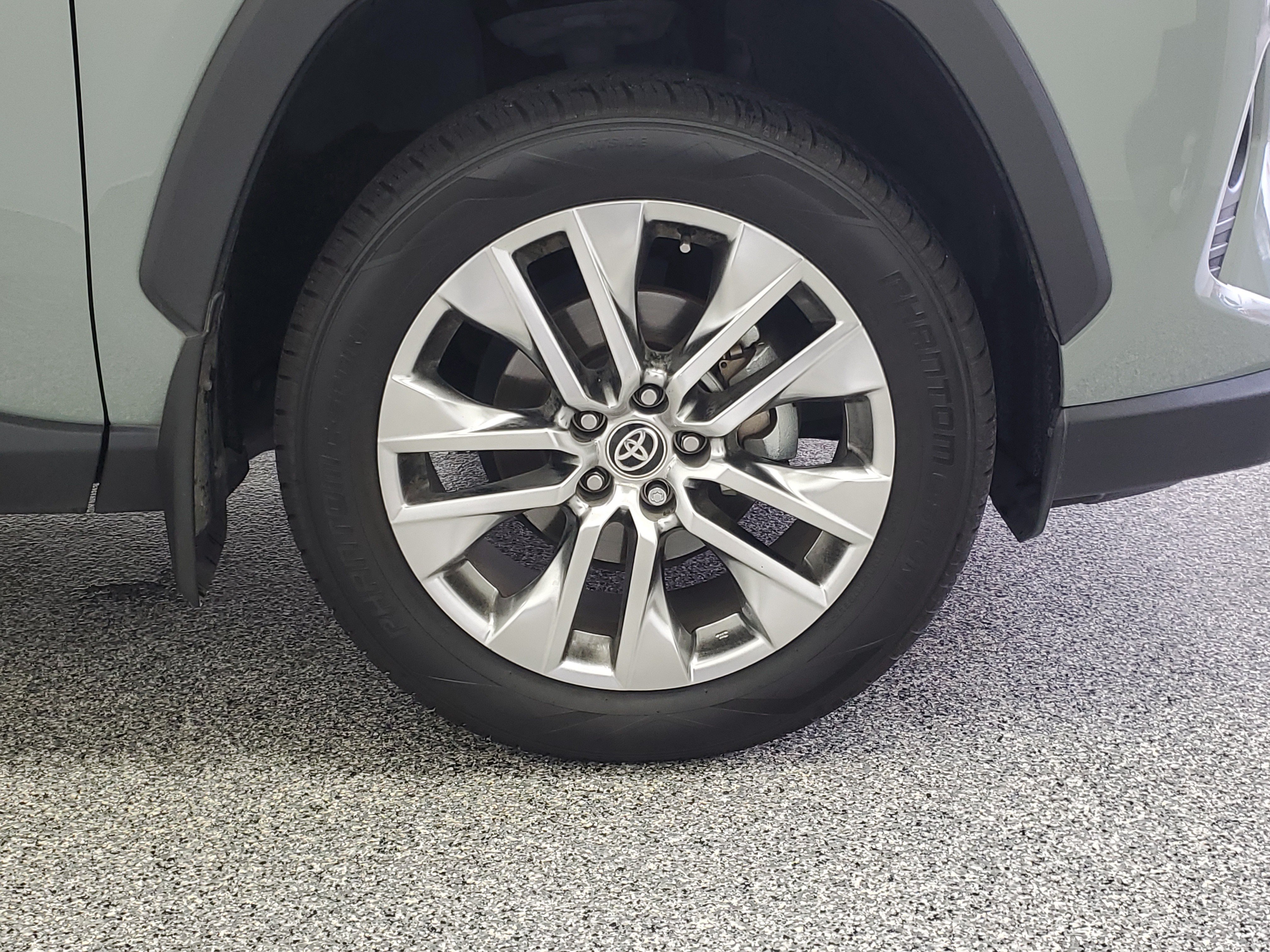 Used 2021 Lunar Rock Toyota XLE Premium image 11