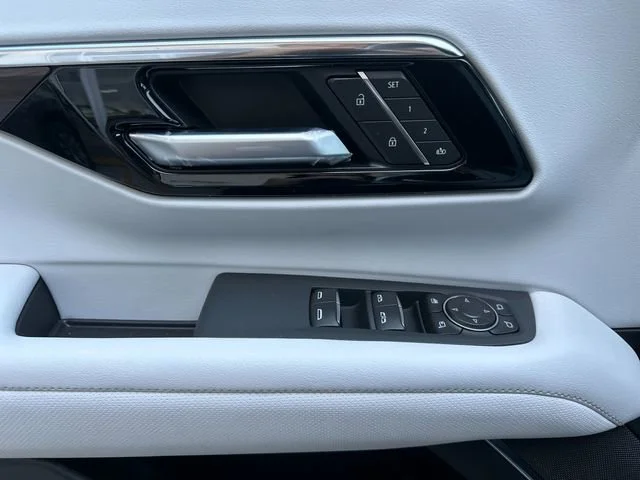 2026 Chevrolet Tahoe Premier - Photo 11