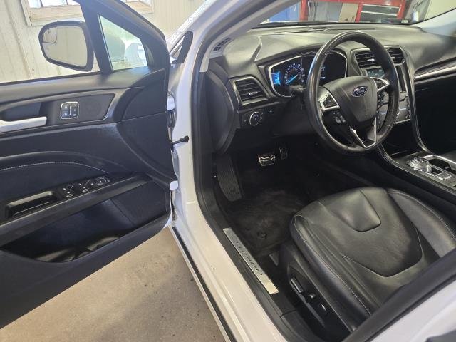 Used 2018 White Platinum Tri-Coat Metallic FORD TITANIUM image 13