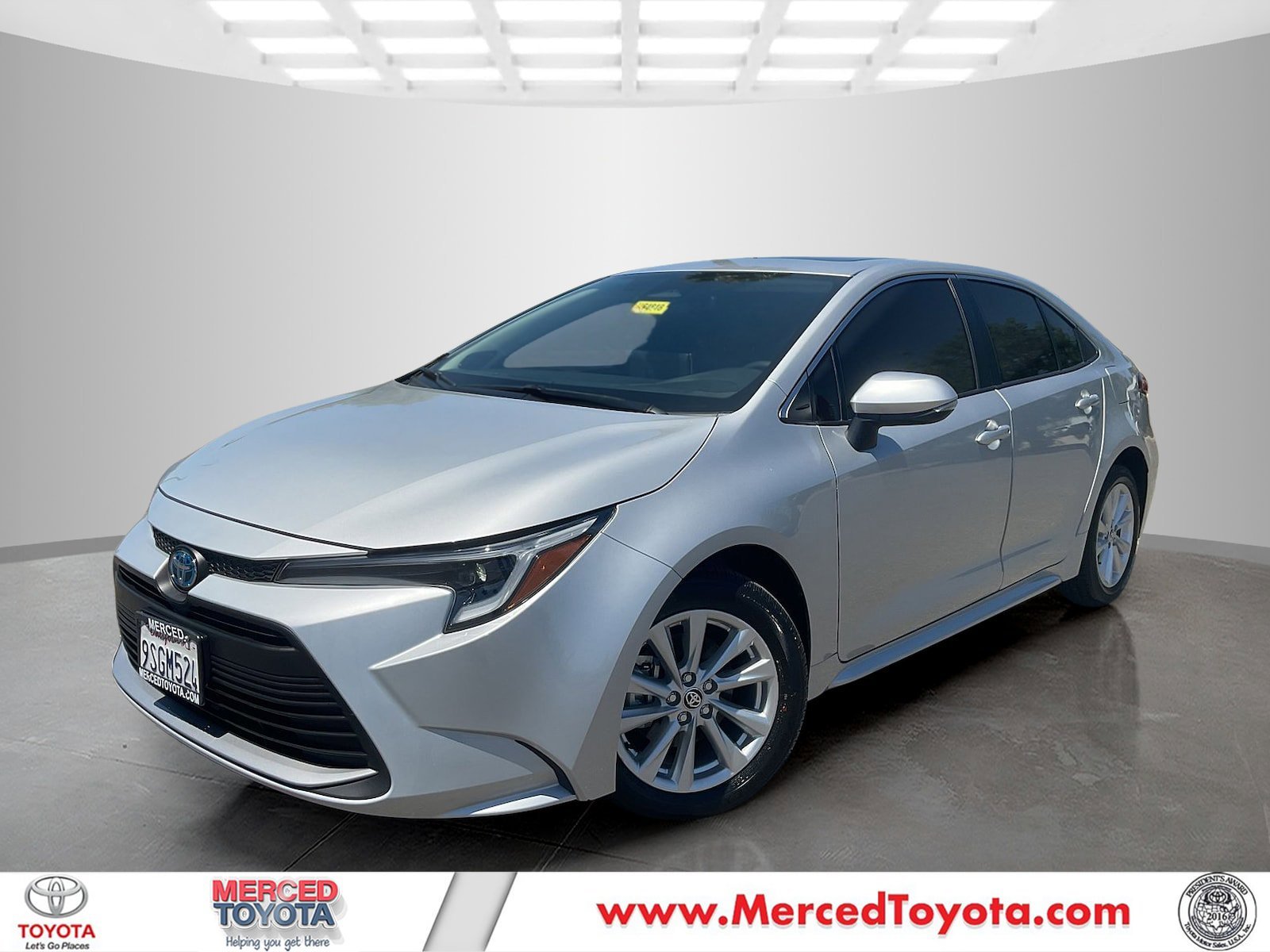 2025 Toyota Corolla XLE Hybrid CVT's photo