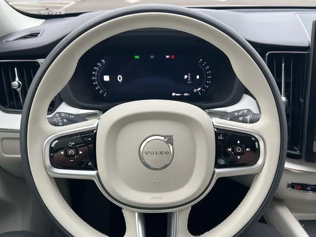 2026 Volvo XC60 Ultra - Photo 10
