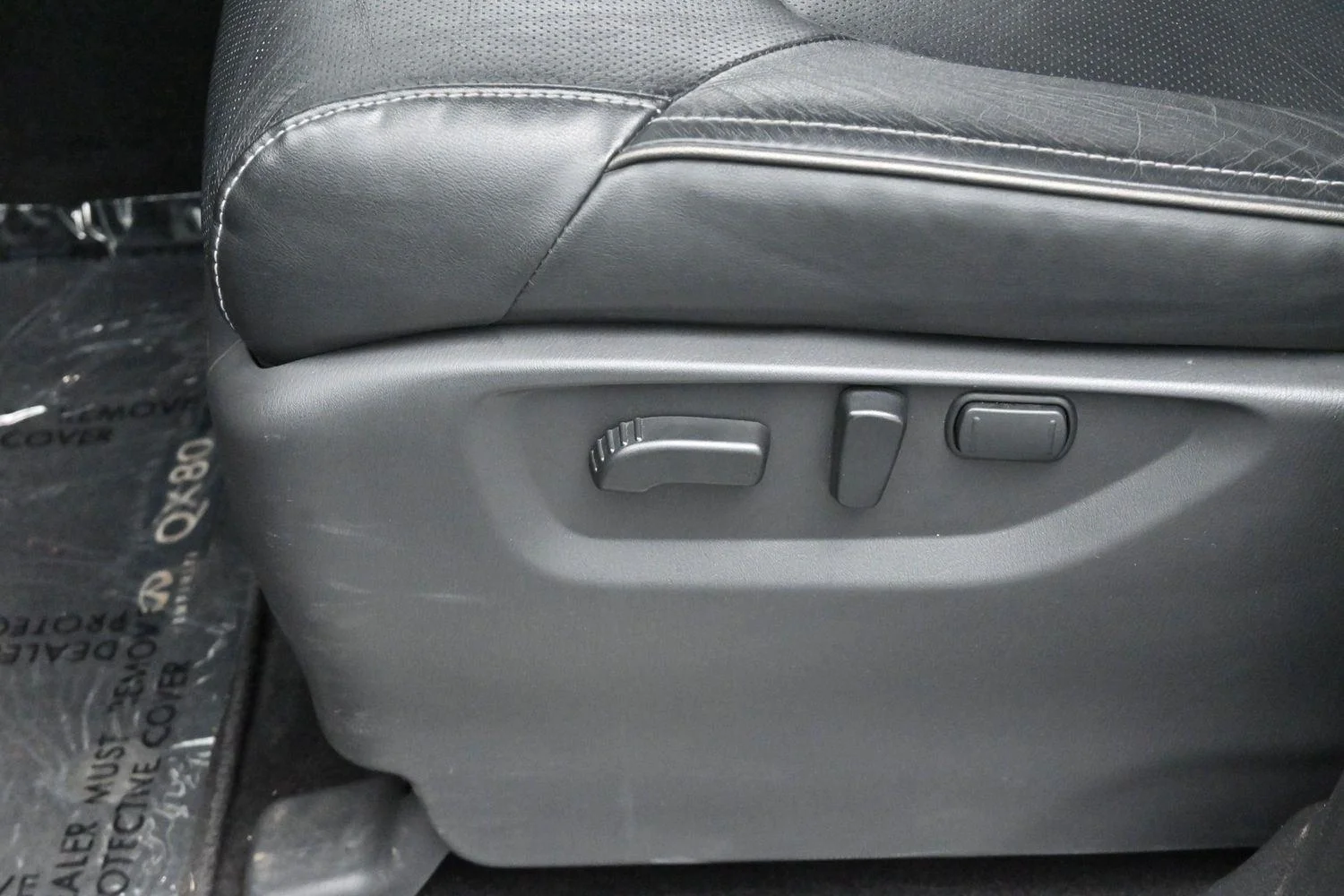 Used 2024 Anthracite Gray INFINITI LUXE image 18
