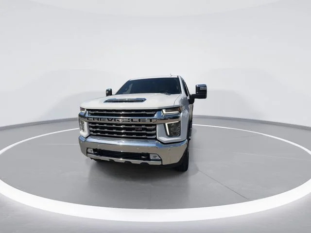 Used 2021 White Chevrolet LTZ image 3