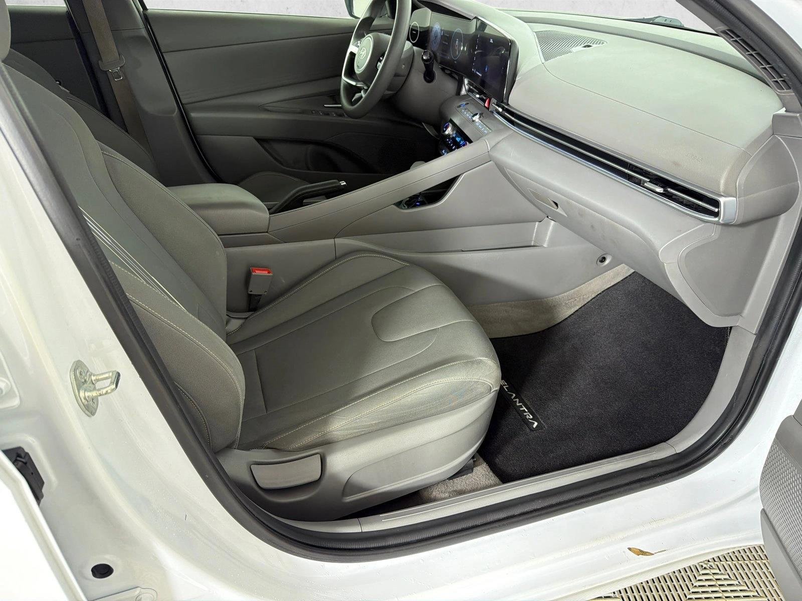 Used 2024 Serenity White Hyundai SEL image 14