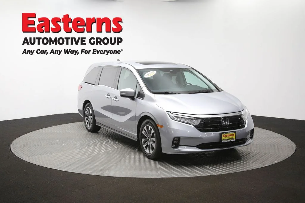 Used 2023 Silver Honda EX-L image 48