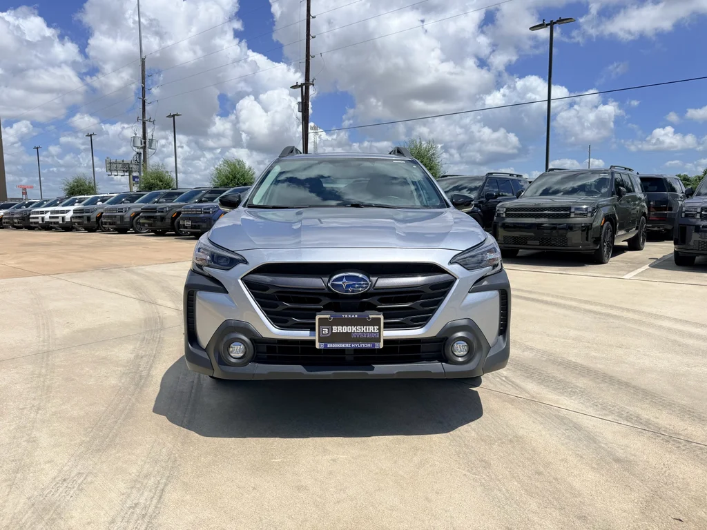Used 2025 Ice Silver Metallic Subaru Premium image 2