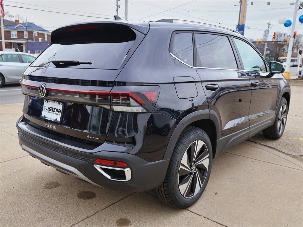 New 2026 Black Volkswagen 1.5T SE image 5