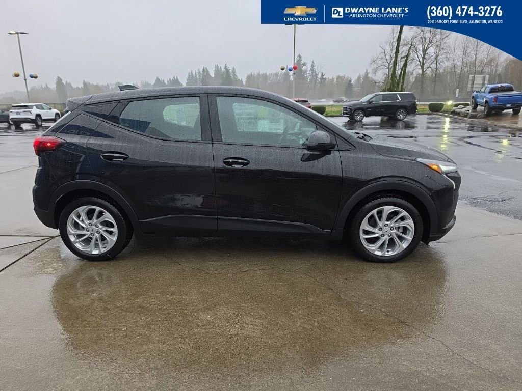 2027 Chevrolet Bolt LT - Photo 7