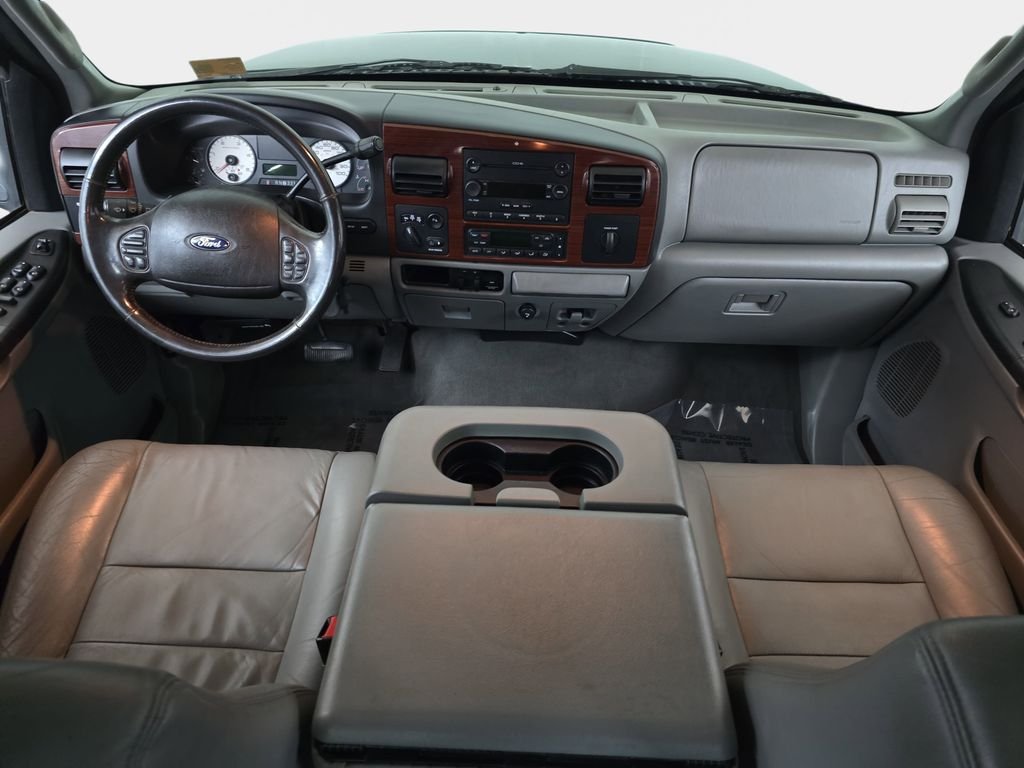 Used 2005 Black Clearcoat Ford  image 6