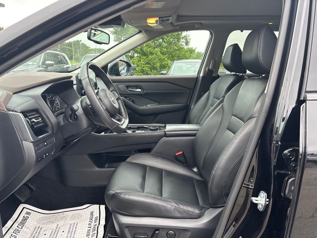 Used 2023 Black Nissan SL image 21
