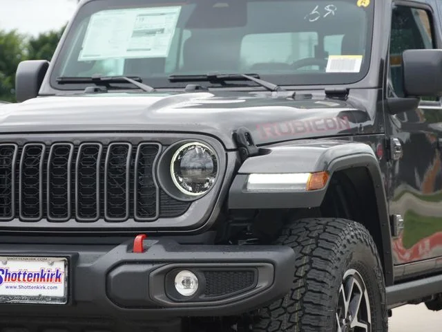 New 2026 Granite Crystal Metallic Clear-Coat Exterior Paint Jeep Rubicon image 4