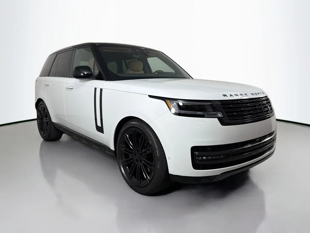 New 2026 Fuji White Land Rover SE image 3