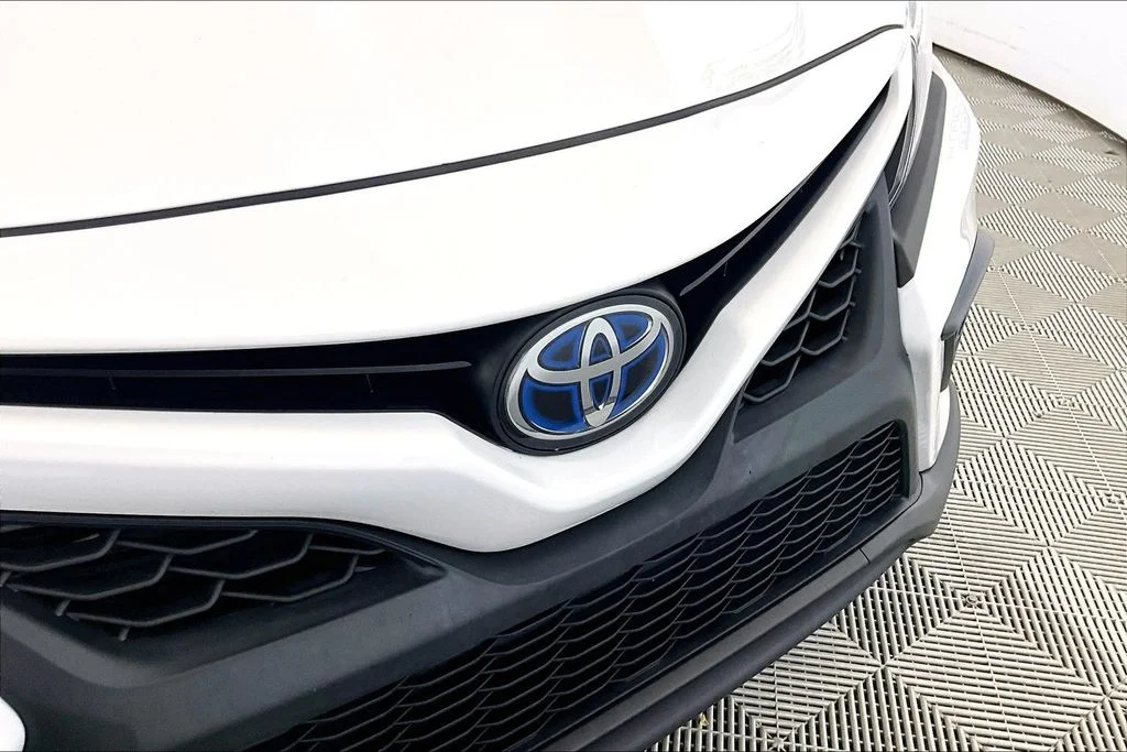 Used 2024 Ice Toyota SE image 23