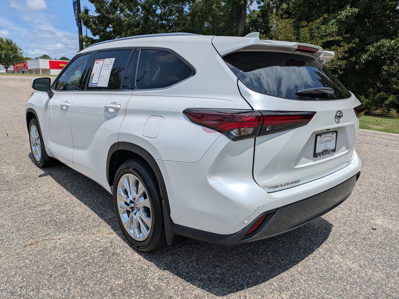 Used 2024 Wind Chill Pearl Toyota Limited image 6