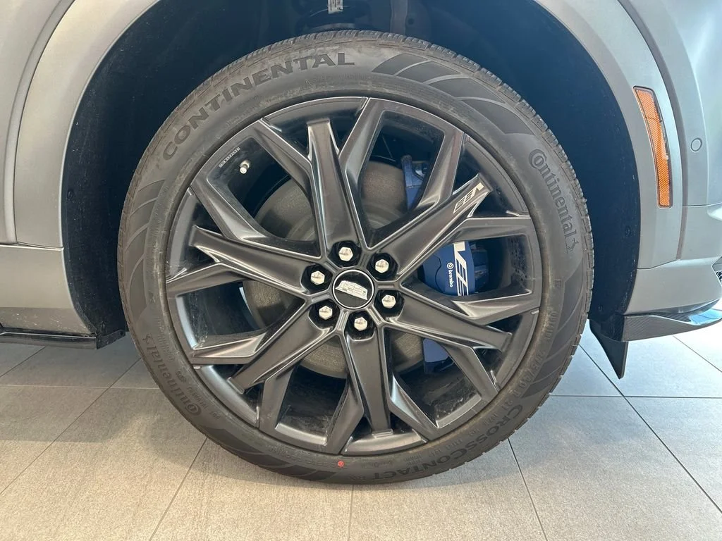 2026 Cadillac OPTIQ V-Series - Photo 10