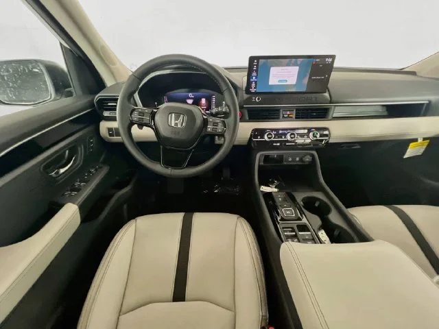 New 2026 Platinum White Pearl Honda RTL image 18