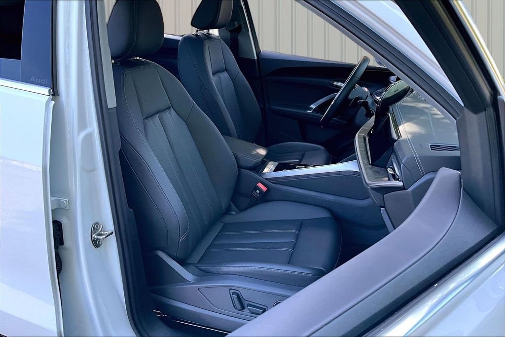 Used 2025 White Audi 2.0T Premium image 29