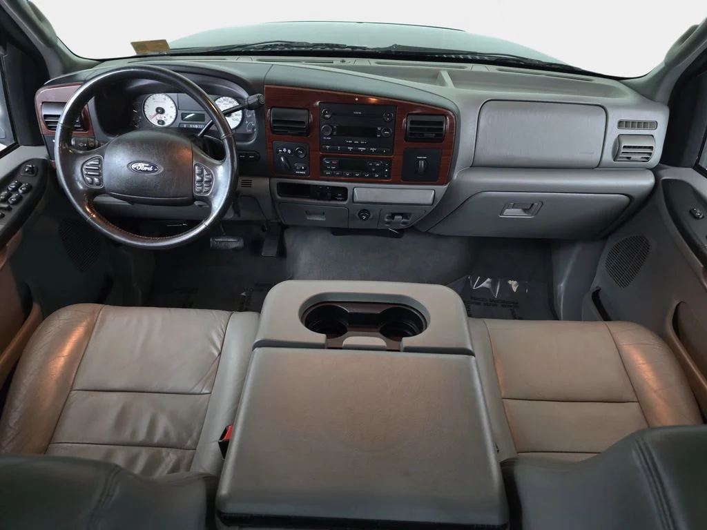 Used 2005 Black Clearcoat Ford Lariat image 6