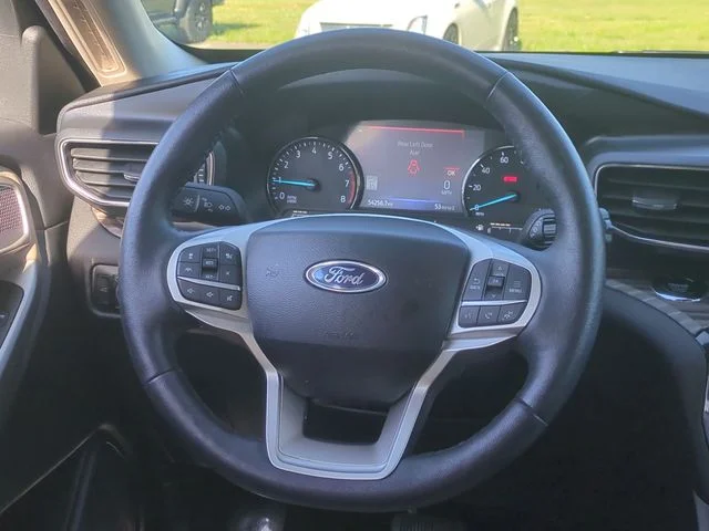 Used 2023 Red Ford Limited image 31