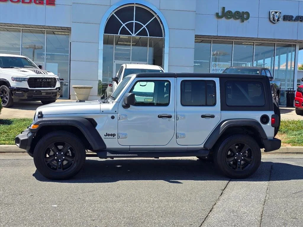 Used 2023 Silver Jeep Sport image 21