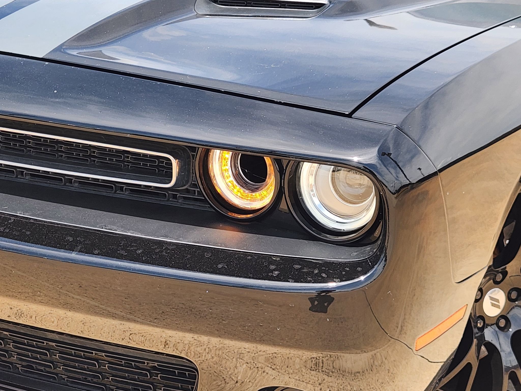 Used 2018 Pitch Black Clearcoat Dodge SXT image 8