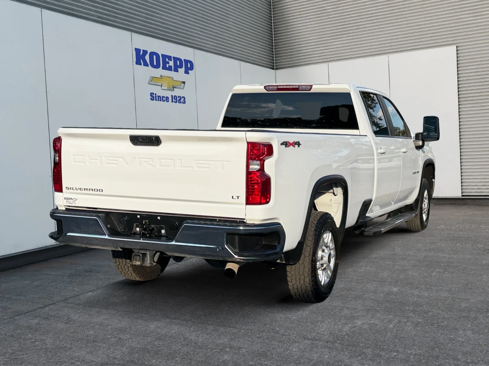 Used 2025 Summit White Chevrolet LT image 5