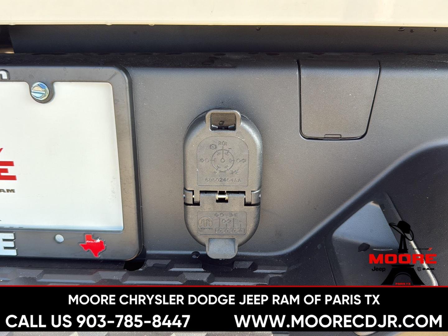 New 2026 Bright White Clear-Coat Exterior Paint RAM Laramie image 35