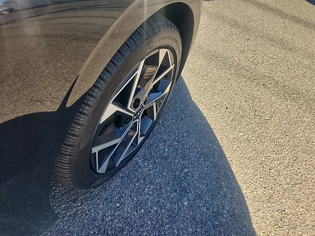 Used 2025 Black Kia EX image 15
