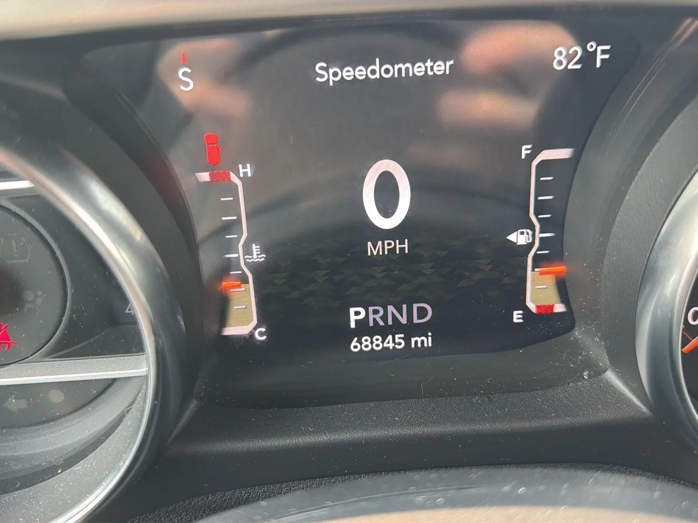 Used 2019 Bikini Pearlcoat Jeep Sport S image 9
