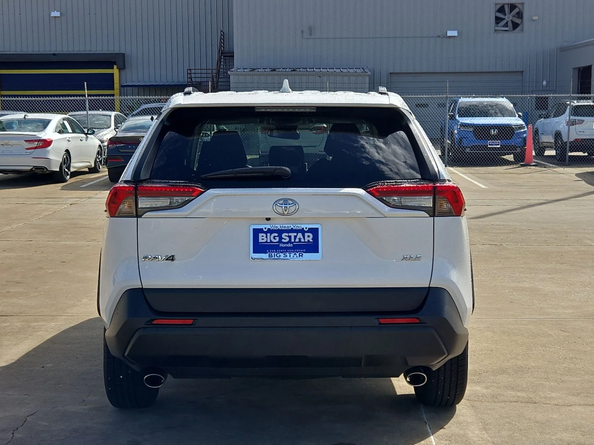 Used 2024 Wind Chill Pearl Toyota XLE image 4