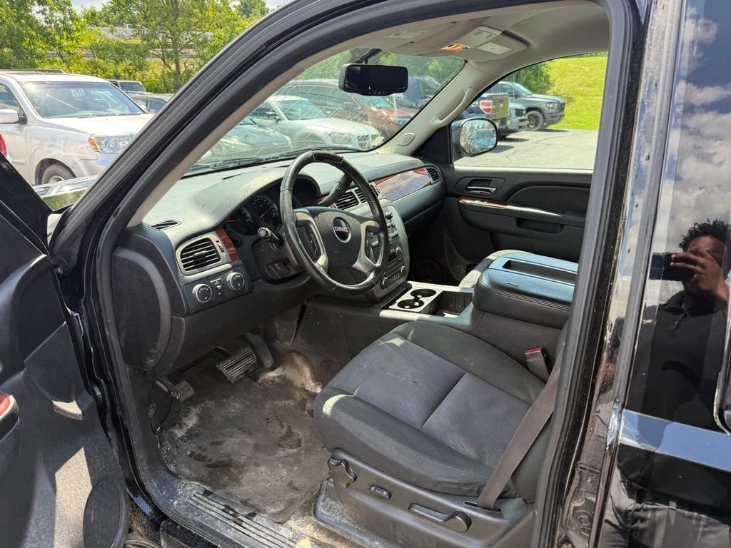 Used 2013 Black GMC SLE image 6