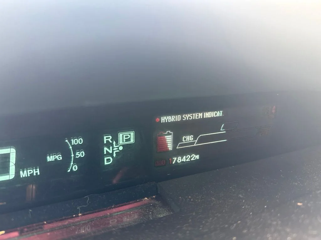 Used 2010 White Toyota  image 4