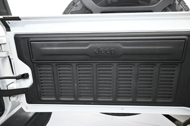 Used 2024 White Jeep Sport image 14