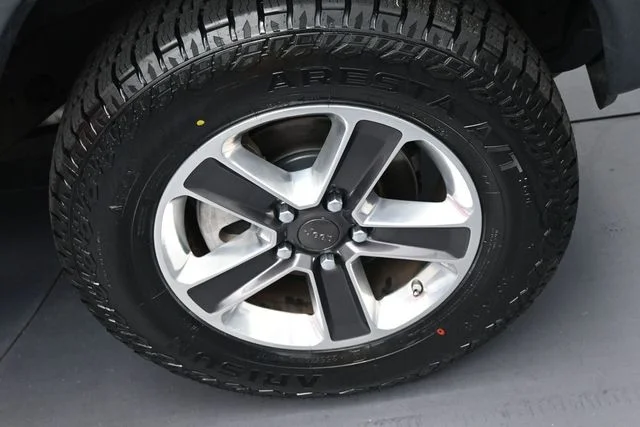 Used 2018 Red Jeep Unlimited Sport S image 30