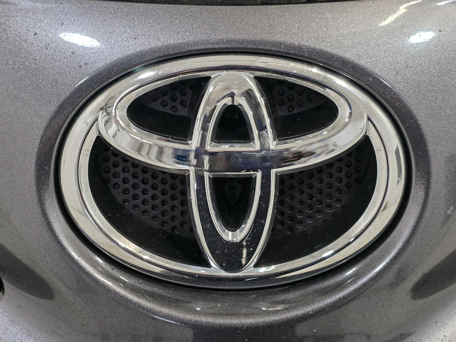 Used 2014 Gray Toyota XLE image 13