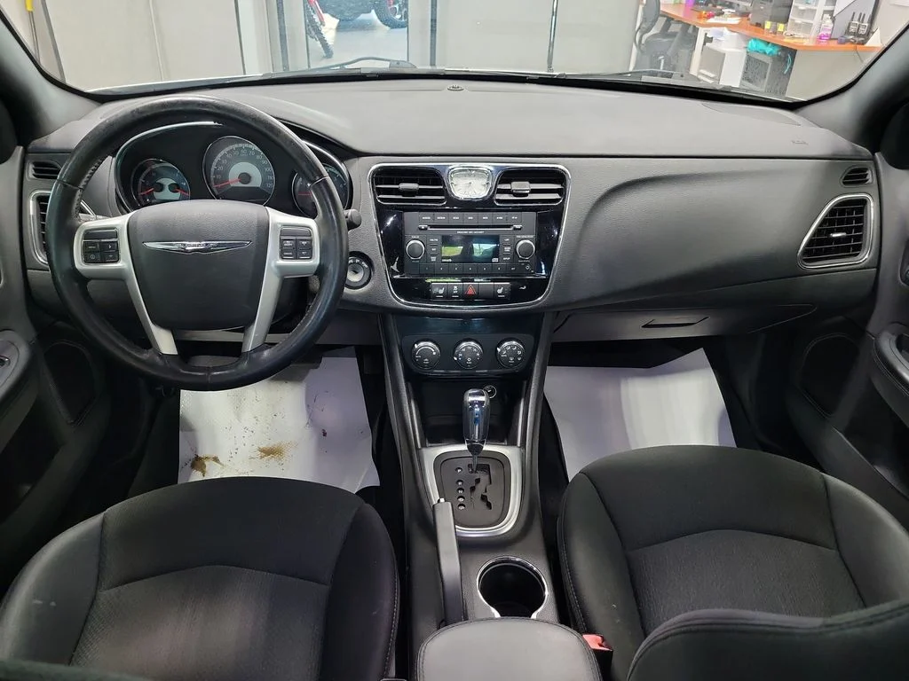 Used 2012 Silver Chrysler Touring image 3