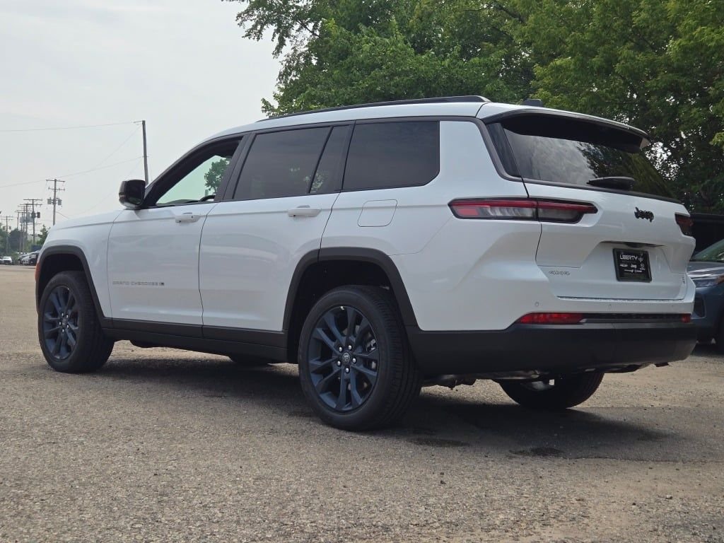 New 2026 Bright White Clear-Coat Exterior Paint Jeep  image 17