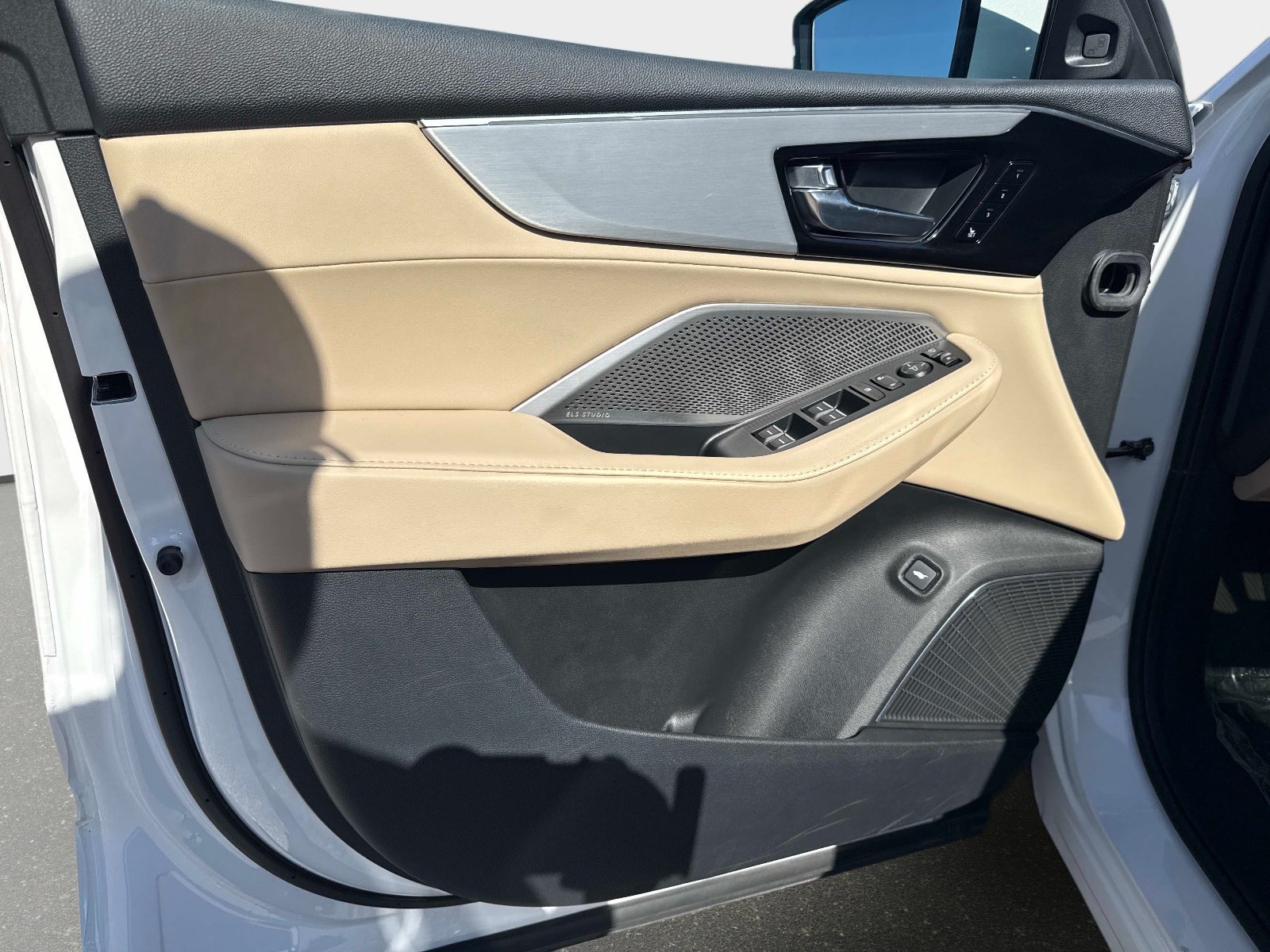 Used 2024 Platinum White Pearl Acura w/Technology Package image 16
