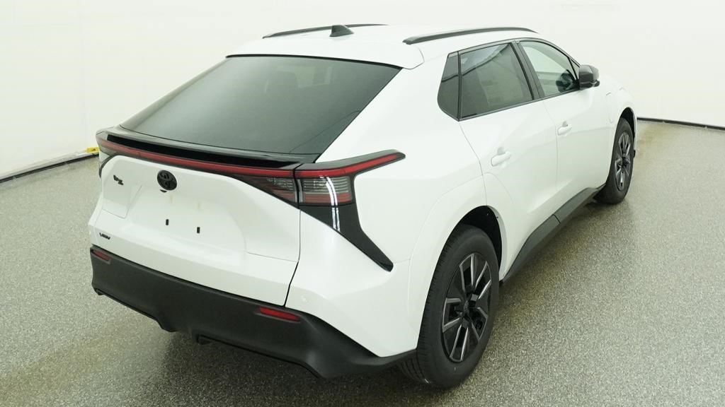 New 2026 Wind Chill Pearl <sup>1</sup> Toyota  XLE image 22