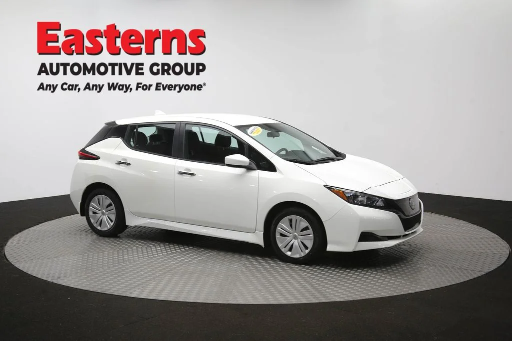 Used 2023 White Nissan S image 43