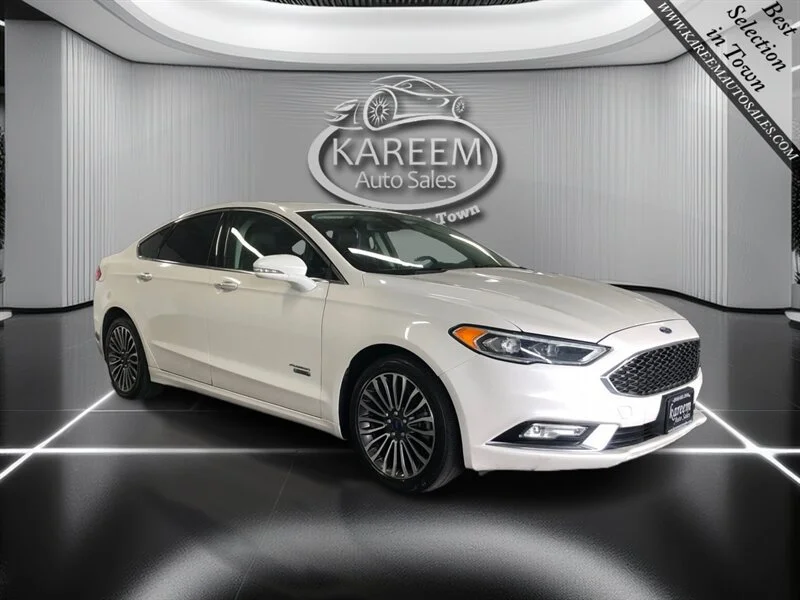 Used 2018 Oxford White Ford Titanium image 3