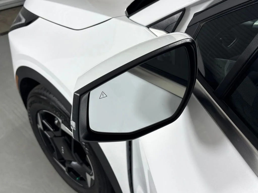 New 2026 Glacial White Pearl Kia EX image 24