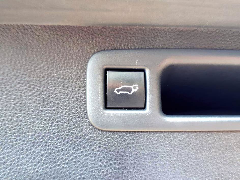 Used 2022 Celestial Silver Metallic Toyota XLE image 8